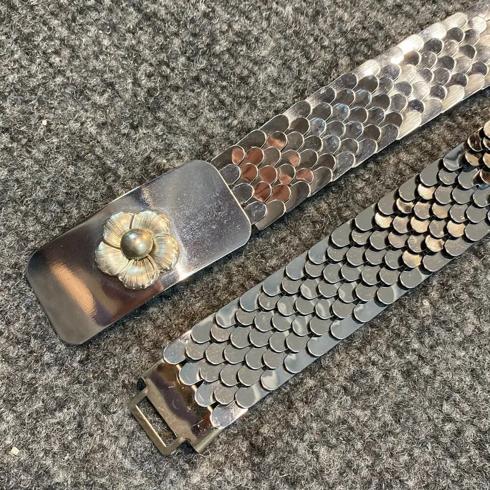 Vintage 70s Silver Metal Fish Scale Stretch Belt Ornate Floral Clasp Waist 32